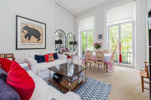 3 bedroom flat to rent, Nevern Square, Earls Court, London, SW5