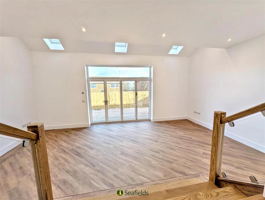 Steps to Dining Room