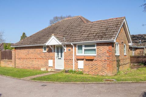2 bedroom detached bungalow for sale, Wetherby Gardens, Totton