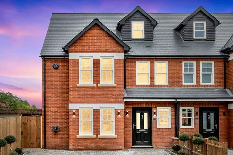 undefined, Queens Road, Hersham