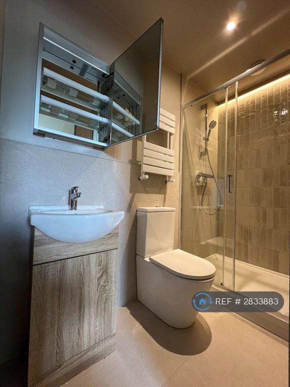 Ensuite Spa-Style Luxury Bathroom