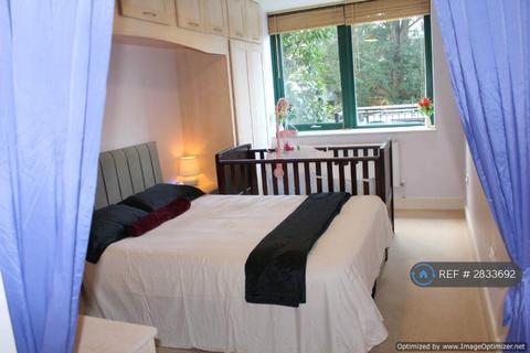 undefined, Brunswick Road, Ealing, W5