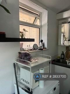 1 bedroom in a house share to rent, Clifton Road, Kingston Upon Thames, KT2