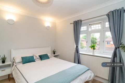 2 bedroom flat to rent, Cheviot Gardens, London, NW2