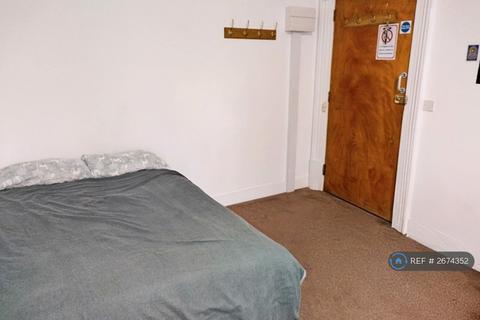 Studio to rent, Trinity Crescent, Folkestone, CT20
