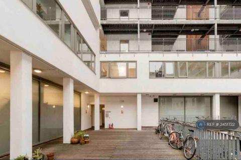undefined, Dalston Kingsland Road, London, E8