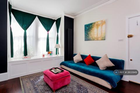 Webbs Road, London, SW11