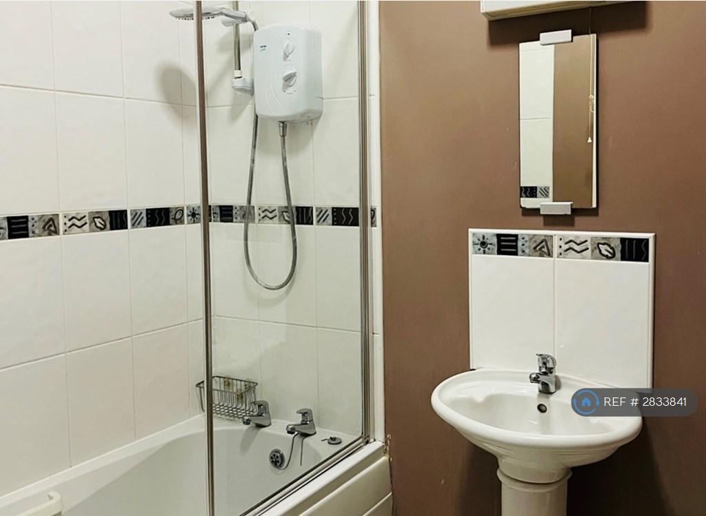 En Suite Bathroom