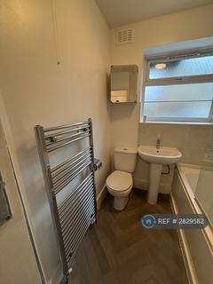 2 bedroom flat to rent, Howard Court, London, SE15