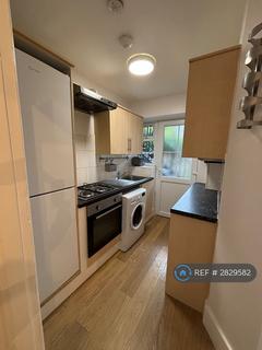 2 bedroom flat to rent, Howard Court, London, SE15