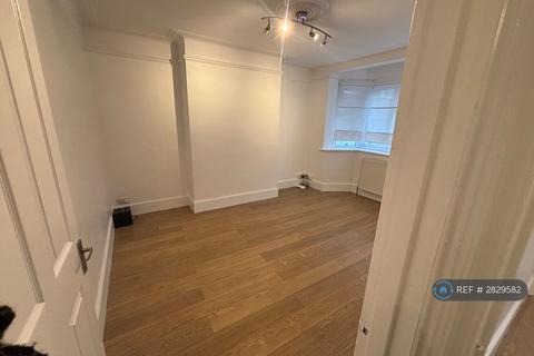 2 bedroom flat to rent, Howard Court, London, SE15