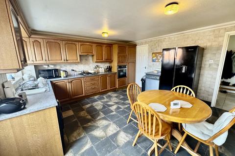 4 bedroom terraced house for sale, Foxley, Washington NE37