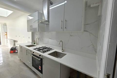 undefined, Wakemans Hill Avenue, London NW9