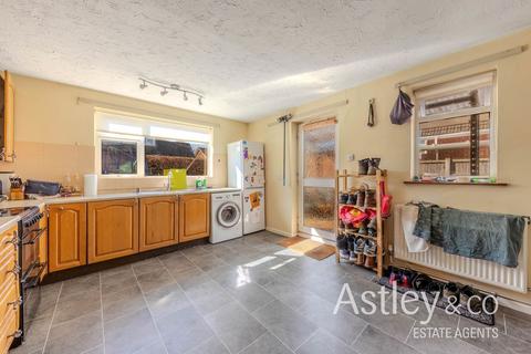 3 bedroom chalet for sale, Barkers Lane, Sprowston, Norwich