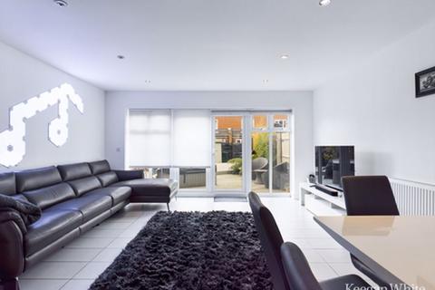 5 bedroom townhouse for sale, Venics Way, High Wycombe - Immaculate Throughout - No Onward Chain