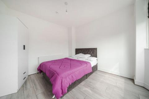 1 bedroom house of multiple occupation to rent, Bracondale Road, London SE2