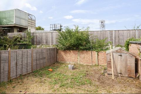 1 bedroom house of multiple occupation to rent, Bracondale Road, London SE2