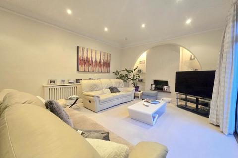 5 bedroom detached house for sale, The Avenue, Hatch End