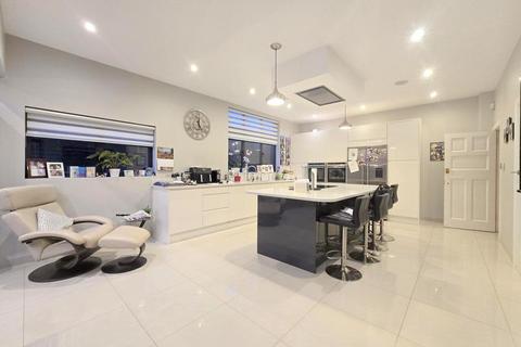 5 bedroom detached house for sale, The Avenue, Hatch End