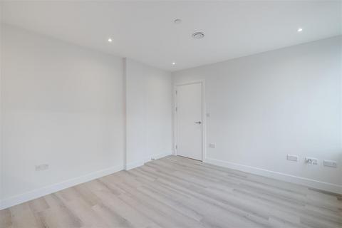 undefined, 5 Frayswater Place, Uxbridge