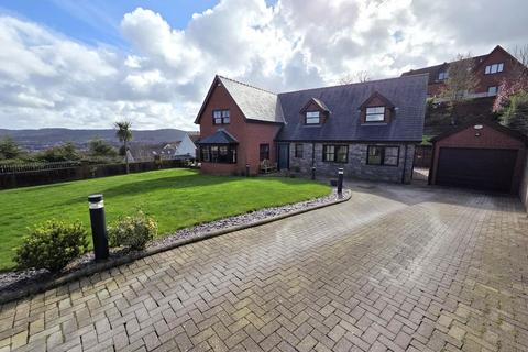 undefined, Clos Maes Mawr, Caerphilly CF83