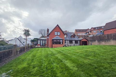 undefined, Clos Maes Mawr, Caerphilly CF83