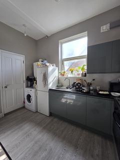 2 bedroom flat to rent, Green Lane, Goodmayes, IG3