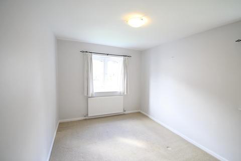 2 bedroom flat to rent, Oakdene Vale, Leeds, West Yorkshire, LS17
