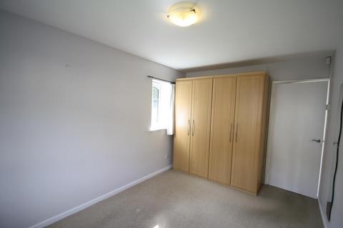 2 bedroom flat to rent, Oakdene Vale, Leeds, West Yorkshire, LS17