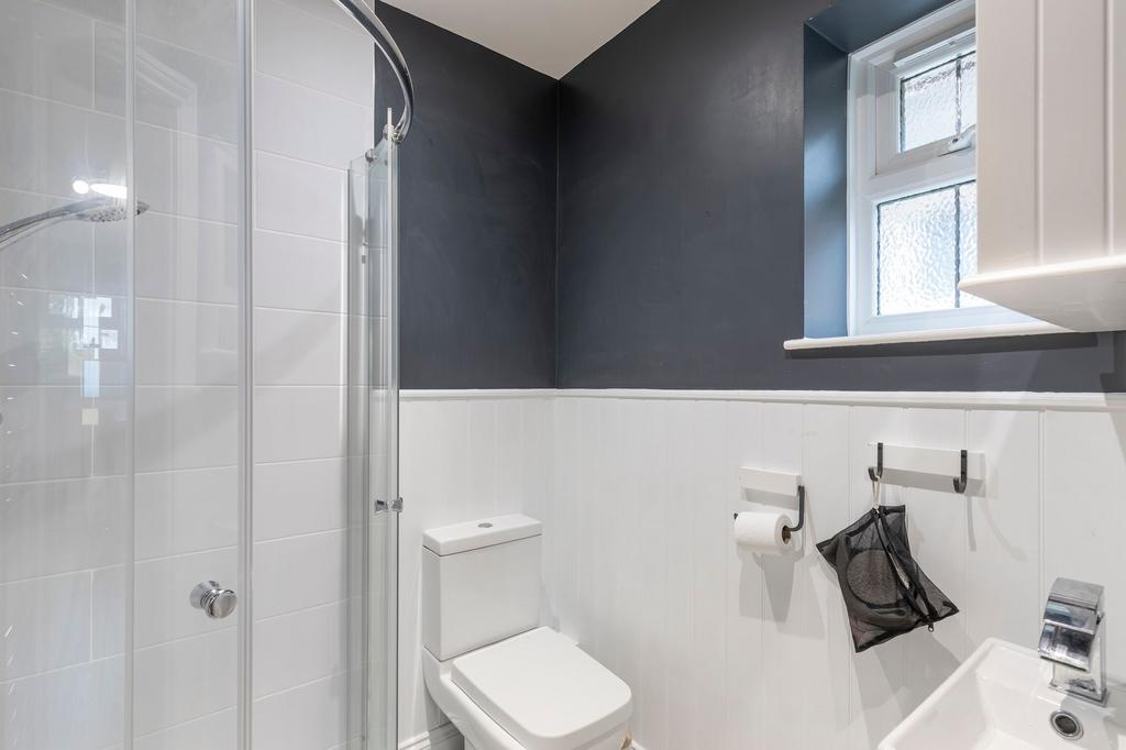 Bedroom 5 en-suite