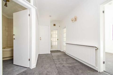3 bedroom bungalow to rent, Ash Grove, Burntwood WS7