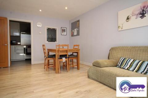 2 bedroom flat to rent, London E14
