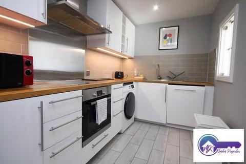 2 bedroom flat to rent, London E14