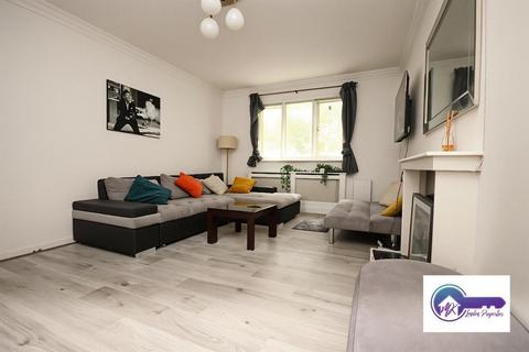 3 bedroom flat to rent, London NW1