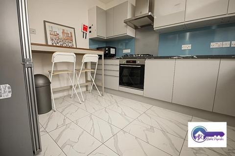 3 bedroom flat to rent, London NW1