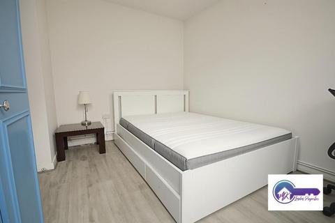 3 bedroom flat to rent, London NW1
