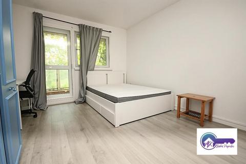 3 bedroom flat to rent, London NW1