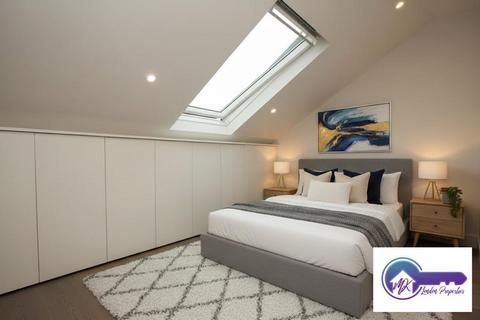 3 bedroom flat to rent, London NW11