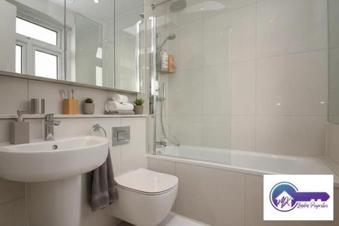 3 bedroom flat to rent, London NW11