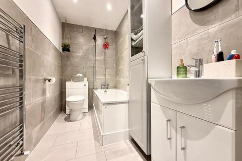 undefined, Catsbrook Road, Icknield, Luton, Bedfordshire, LU3 2EE