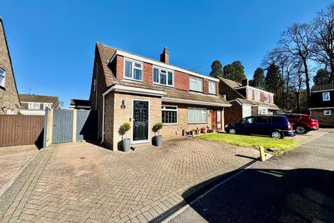 undefined, Nightingale Close, Putteridge, Luton, Bedfordshire, LU2 8EZ