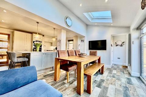 undefined, Nightingale Close, Putteridge, Luton, Bedfordshire, LU2 8EZ