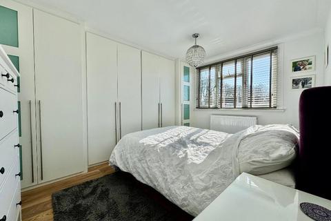 undefined, Nightingale Close, Putteridge, Luton, Bedfordshire, LU2 8EZ