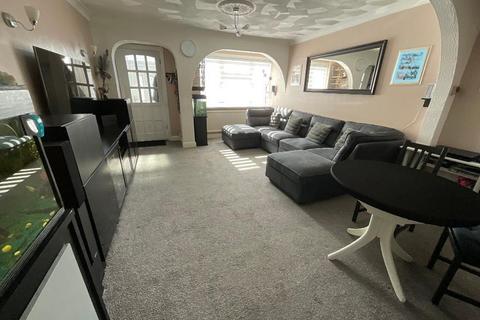 undefined, Elm Park, Hornchurch RM12