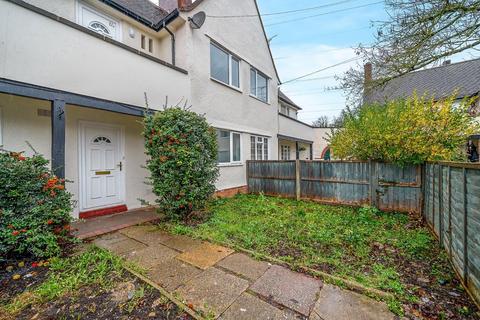 2 bedroom flat to rent, West Byfleet, Surrey
