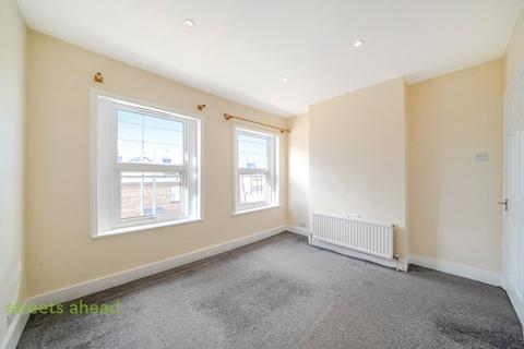 2 bedroom end of terrace house to rent, St. Peters Street, South Croydon, CR2