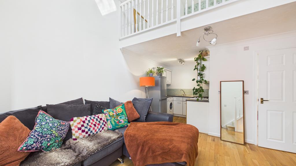 Living Room (2)