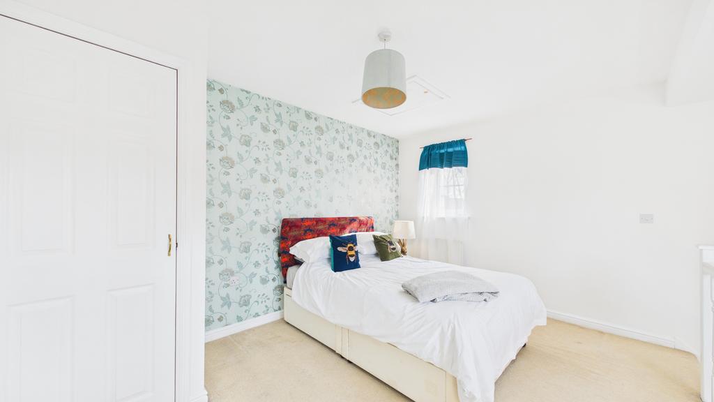 Bedroom (2)
