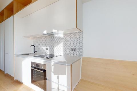 1 bedroom flat to rent, Great West Road, Brentford TW8