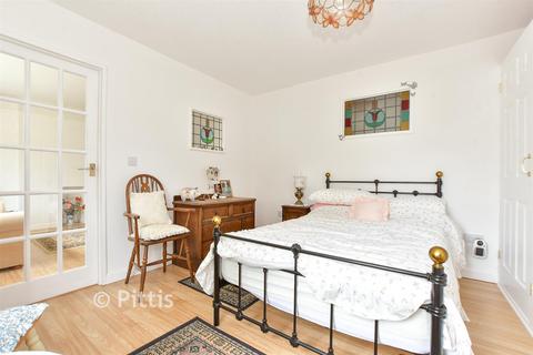 2 bedroom maisonette for sale, Chestnut Close, Newport, Isle of Wight